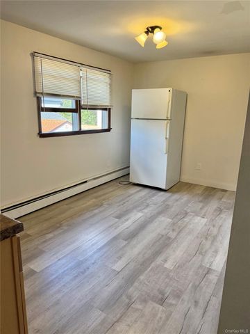 15 Fifth Avenue, Westbury, NY 11590