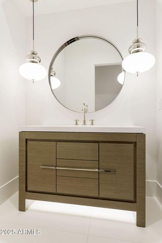 3045 E COOLIDGE Street, Phoenix, AZ 85016