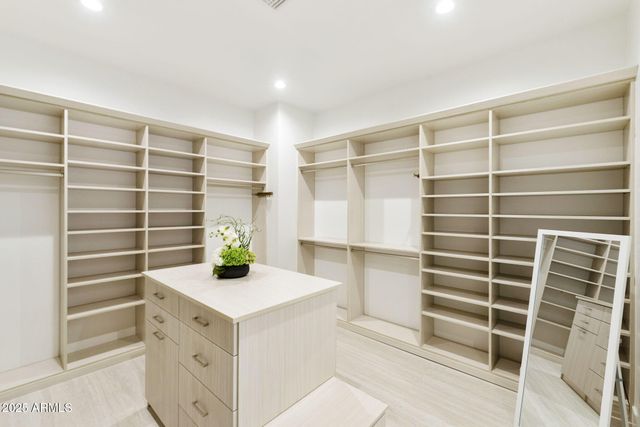 3045 E COOLIDGE Street, Phoenix, AZ 85016