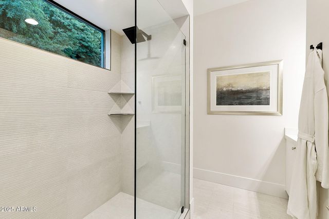 3045 E COOLIDGE Street, Phoenix, AZ 85016