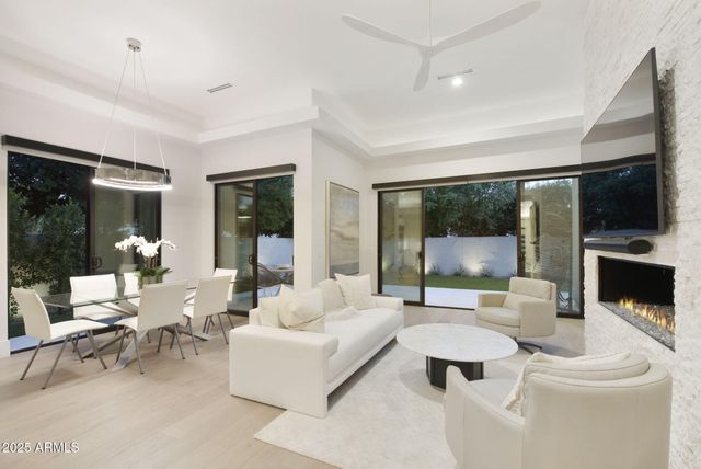 3045 E COOLIDGE Street, Phoenix, AZ 85016