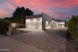 3045 E COOLIDGE Street, Phoenix, AZ 85016