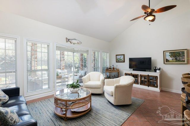 2639 Cove Rd, Navarre, FL 32566