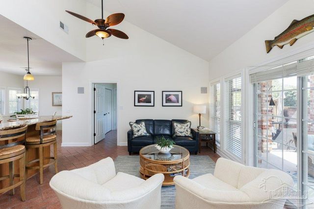 2639 Cove Rd, Navarre, FL 32566