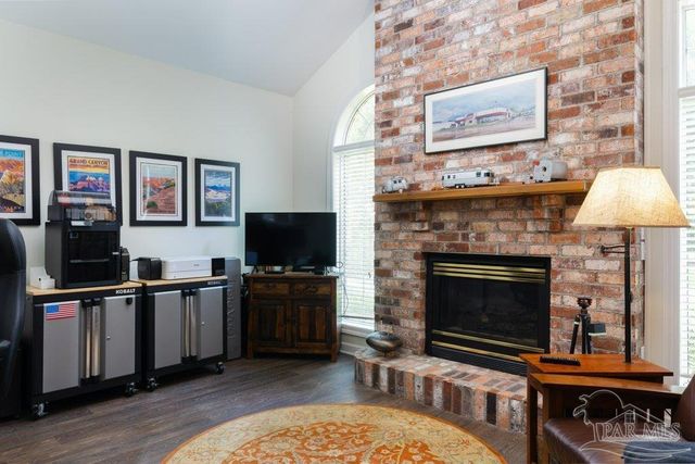 2639 Cove Rd, Navarre, FL 32566