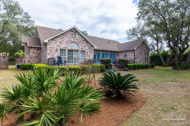 2639 Cove Rd, Navarre, FL 32566