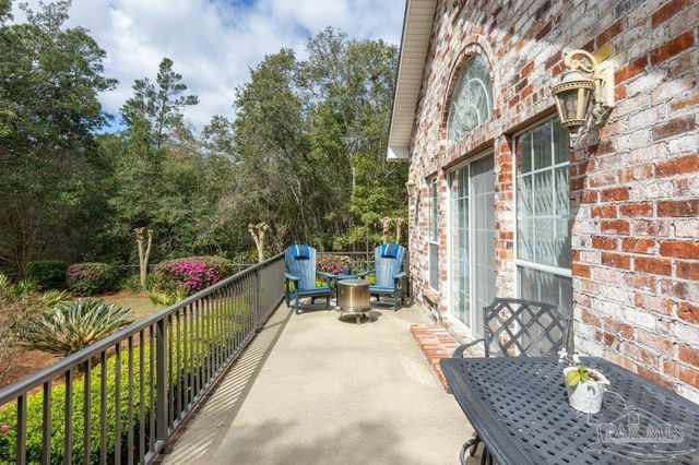 2639 Cove Rd, Navarre, FL 32566