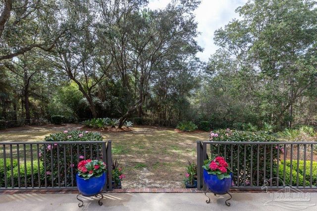 2639 Cove Rd, Navarre, FL 32566