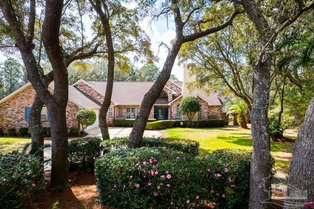 2639 Cove Rd, Navarre, FL 32566