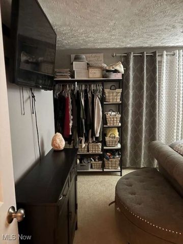 7400 N Chestnut Commons, Mentor, OH 44060