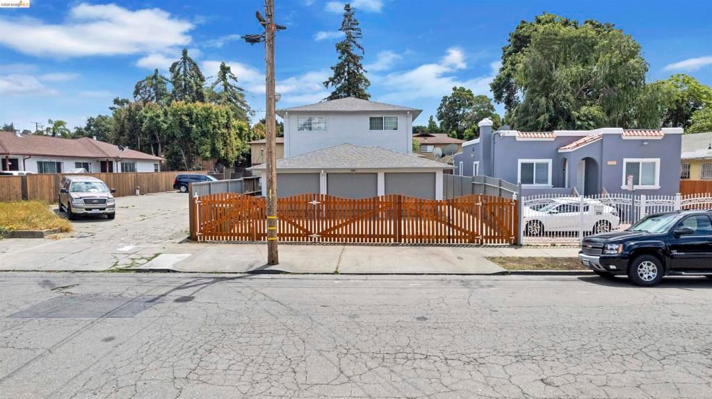 Image 11 of property listing at 2256 83Rd Ave, Oakland, CA 94605