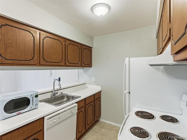 11720 Ina Drive 87, Sterling Heights, MI 48312