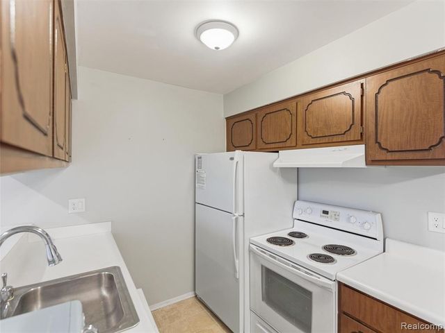 11720 Ina Drive 87, Sterling Heights, MI 48312