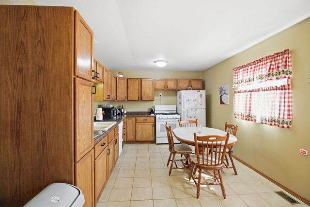 7907 W Kingston Drive, Frankfort, IL 60423