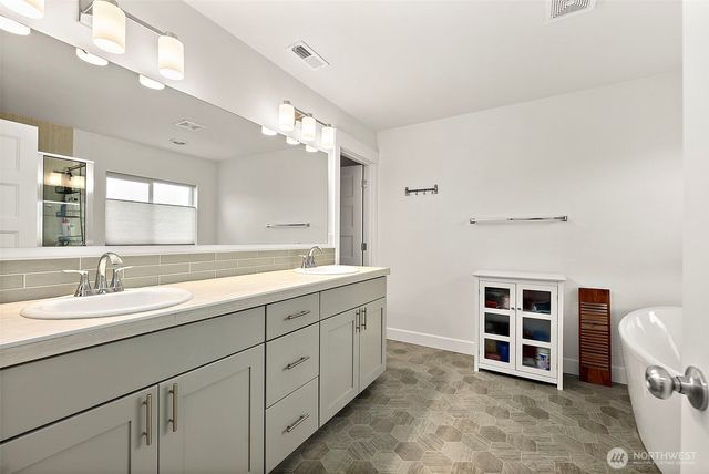 507 Cope Street SW, Orting, WA 98360