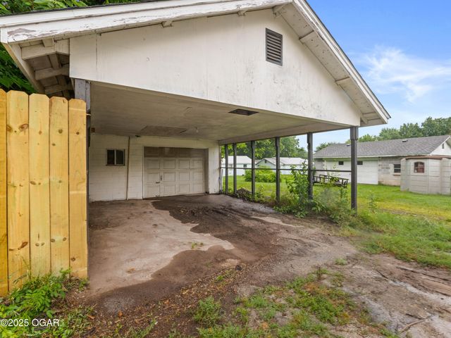 1619 W 2nd Street, Joplin, MO 64801