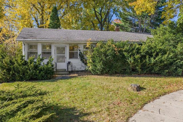 313 Bluff View Court, Portage, WI 53901