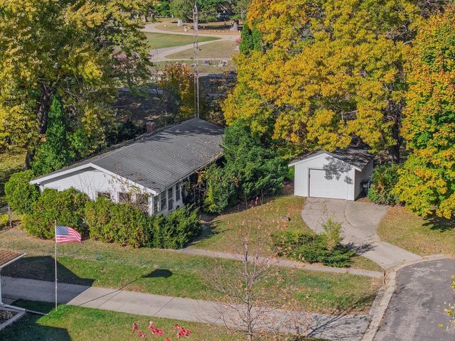 313 Bluff View Court, Portage, WI 53901