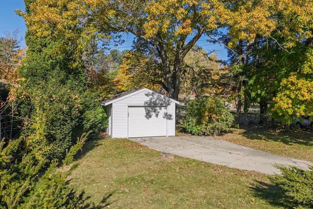 313 Bluff View Court, Portage, WI 53901