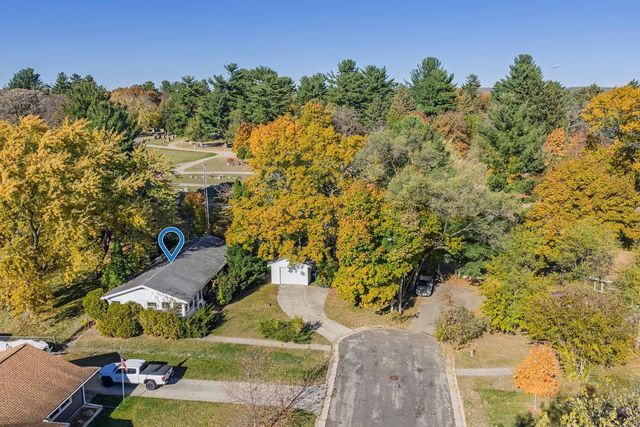 313 Bluff View Court, Portage, WI 53901