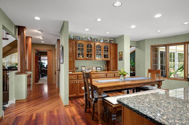 665 Arcadia Drive, Mendota Heights, MN 55118