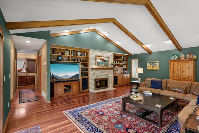 665 Arcadia Drive, Mendota Heights, MN 55118