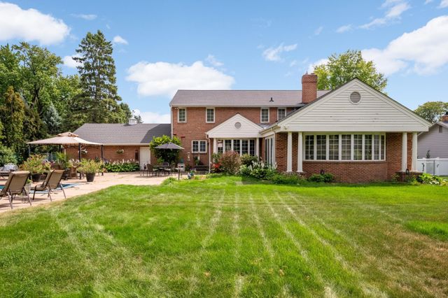 665 Arcadia Drive, Mendota Heights, MN 55118
