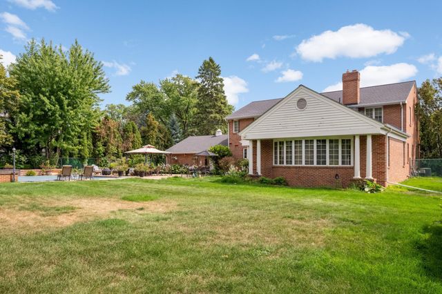 665 Arcadia Drive, Mendota Heights, MN 55118