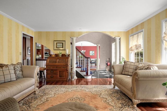 665 Arcadia Drive, Mendota Heights, MN 55118