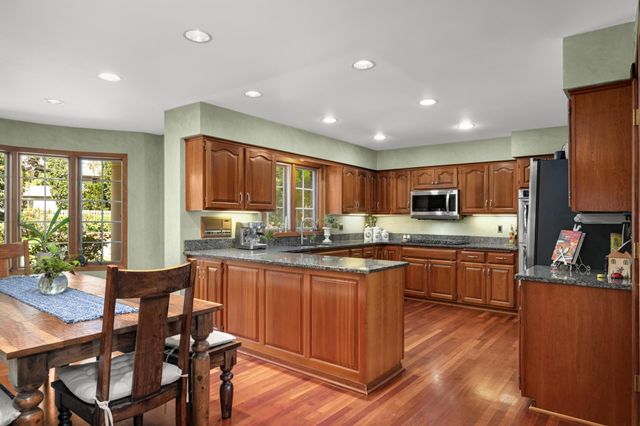 665 Arcadia Drive, Mendota Heights, MN 55118