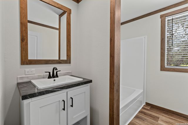 140 Syrah St, La Vernia, TX 78121