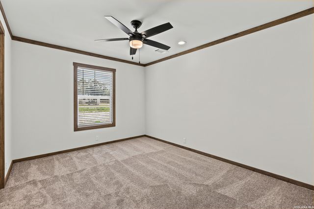 140 Syrah St, La Vernia, TX 78121