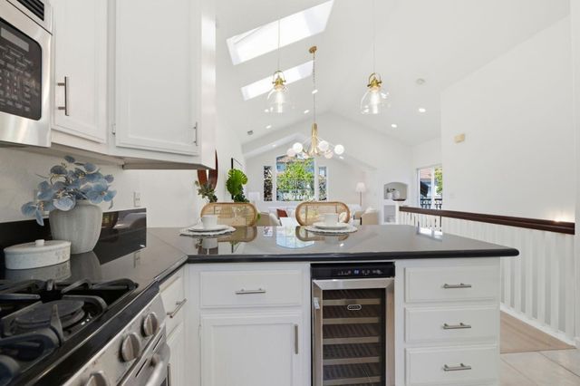 1 Arroyo View Circle, Belmont, CA 94002