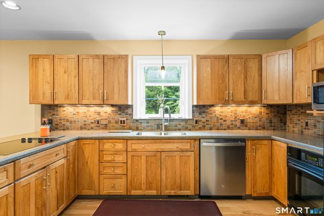35 North Street, Enfield, CT 06082
