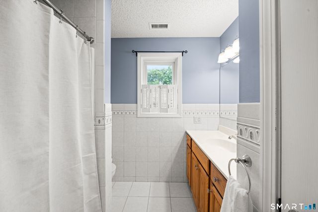 35 North Street, Enfield, CT 06082