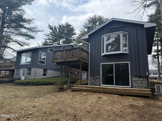 2080 Van Antwerp Road, Niskayuna, NY 12309