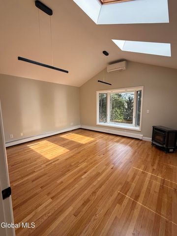 2080 Van Antwerp Road, Niskayuna, NY 12309