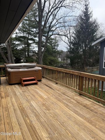 2080 Van Antwerp Road, Niskayuna, NY 12309