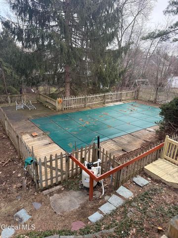 2080 Van Antwerp Road, Niskayuna, NY 12309