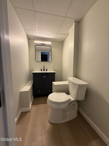 2080 Van Antwerp Road, Niskayuna, NY 12309