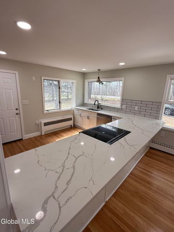 2080 Van Antwerp Road, Niskayuna, NY 12309