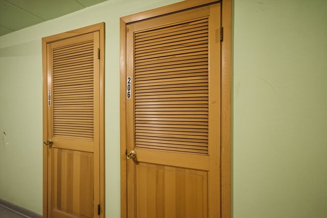 5211 N Potawatomie Avenue 206, Chicago, IL 60656