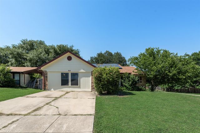915 Freestone Drive, Arlington, TX 76017