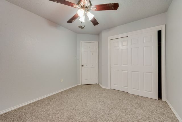 915 Freestone Drive, Arlington, TX 76017