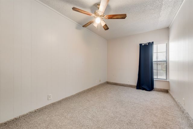 915 Freestone Drive, Arlington, TX 76017