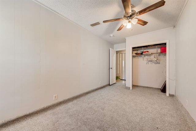915 Freestone Drive, Arlington, TX 76017