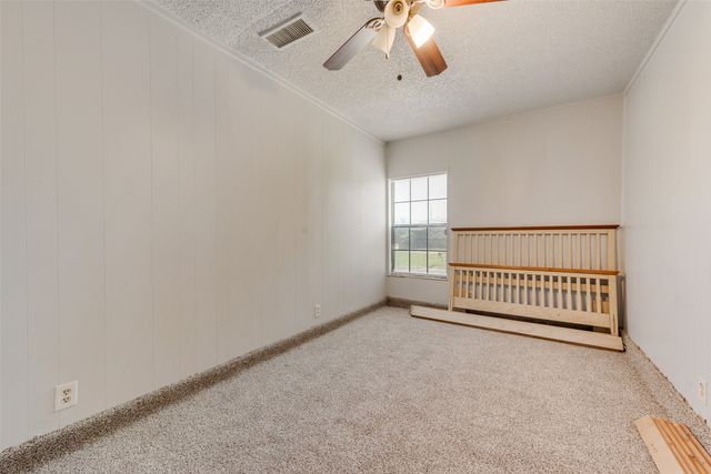 915 Freestone Drive, Arlington, TX 76017