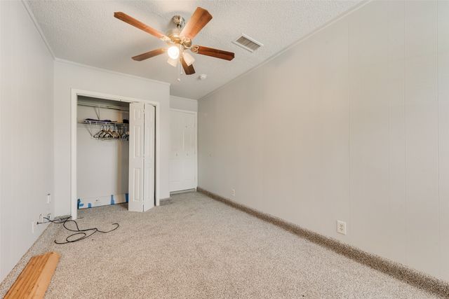 915 Freestone Drive, Arlington, TX 76017