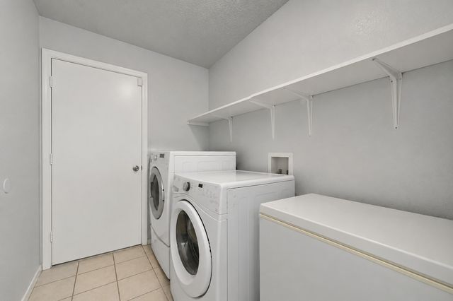 915 Freestone Drive, Arlington, TX 76017