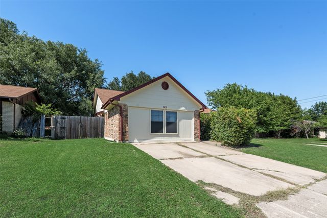 915 Freestone Drive, Arlington, TX 76017